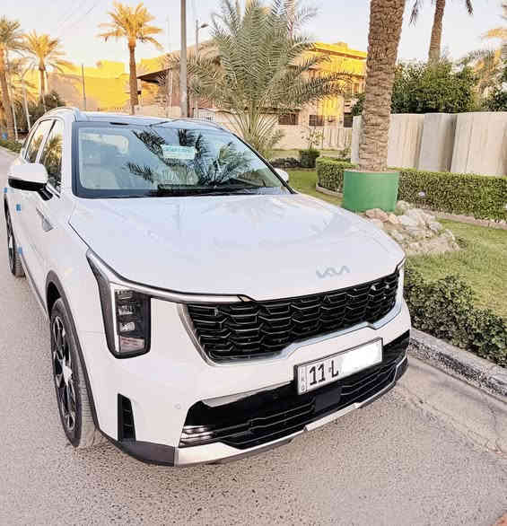 السلام عليكم للبيع كيا سورنتو 2024 ضمان الدولية خليجي فول مواصفات ماعدا الفور ويل والاربع كامرات 6 سلندر بنوراما بصمة كشنات كهرباء و صندوق كهرباء 7 راكب  وباقي مواصفات السورنتو المعروفة رقم بغداد الجديد مكفولة كفالة عامة من كلشي ماشية 25 السعر 317 ورقة وبيها مجال بسيط للاستفسار ((***********)) مكاني بغداد زيونة.
