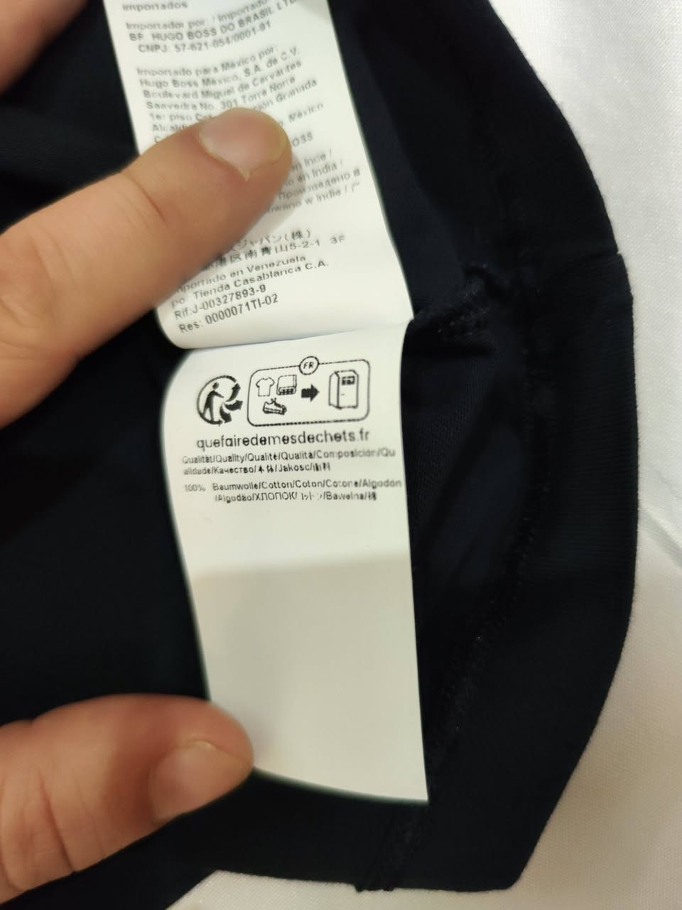 HUGO BOSS 🔥🔥
100% اورجنال اوربي 
-------
M قياس 
48cm العرض 
70cm الطول
----
نظافة تامة %100 
توصيل 6 الاف لجميع محافظات العراق 🚙


**إذا كنت صاحب هذا الإعلان وتريد حذفه لأي سبب، رجاءا أرسل رسالة إلى الدعم الفني**