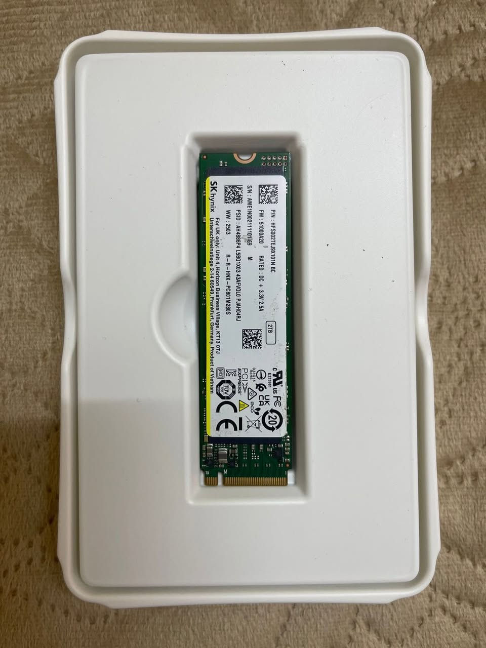 للبيع SSD M.2 NVMe أصلي 🔥
الماركة: SK hynix
السعة: 512GB
النوع: NVMe سريع جدًا
الحالة: ممتازة / نظيفة
قطعة أصلية وارد الإمارات 🇦🇪
مناسبة لتسريع اللابتوبات والألعاب والبرامج الثقيلة

💰 السعر: 150,000 الف دينار 
📍 الموقع: بغداد
📩 التواصل خاص


**إذا كنت صاحب هذا الإعلان وتريد حذفه لأي سبب، رجاءا أرسل رسالة إلى الدعم الفني**