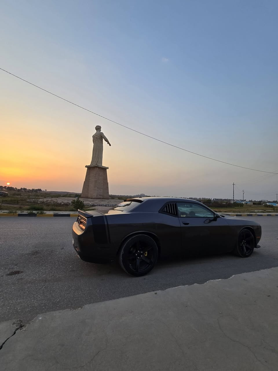 جالنجر 2022
6 سلندر. 
السياره gt
بيها جاملغ و بنيد بدون دواخل 

المواصفات 
بصمه تشغيل 
تشغيل عن بعد 
كشنات مخمل 
حساسات 
كامره خلفيه 
شاشه كاربلي 
شفتات ستيرن 
كرسي كهرباء 
تحكمات ستيرن 
ويل نجمه اصلي 
السياره خاليه من اي عطل شرط
***********
بابل شارع ٨٠
