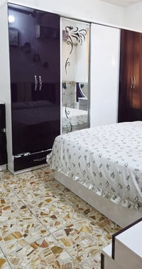 غرفة نفرين • للبيع