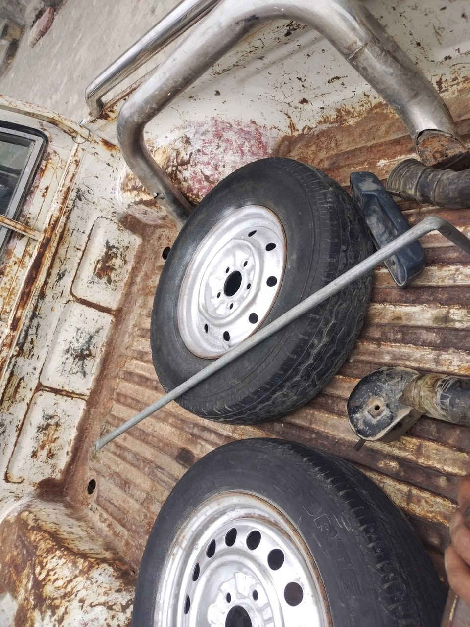 سلام عليكم بيكم للبيع سياره خير من الله موديل ٩٠ رقم بابل *********** مكاني كربلاء اسعر ١٦ اوبيه مجال
