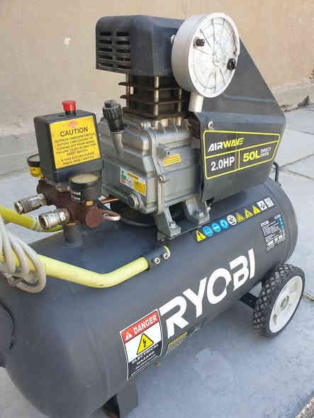 كمبريسر ٥٠ لتر ريوبي
سعرة ١٤٠ الف اوربي اصلي بالة 
*********** واتساب 
مكاني بغداد بغداد
