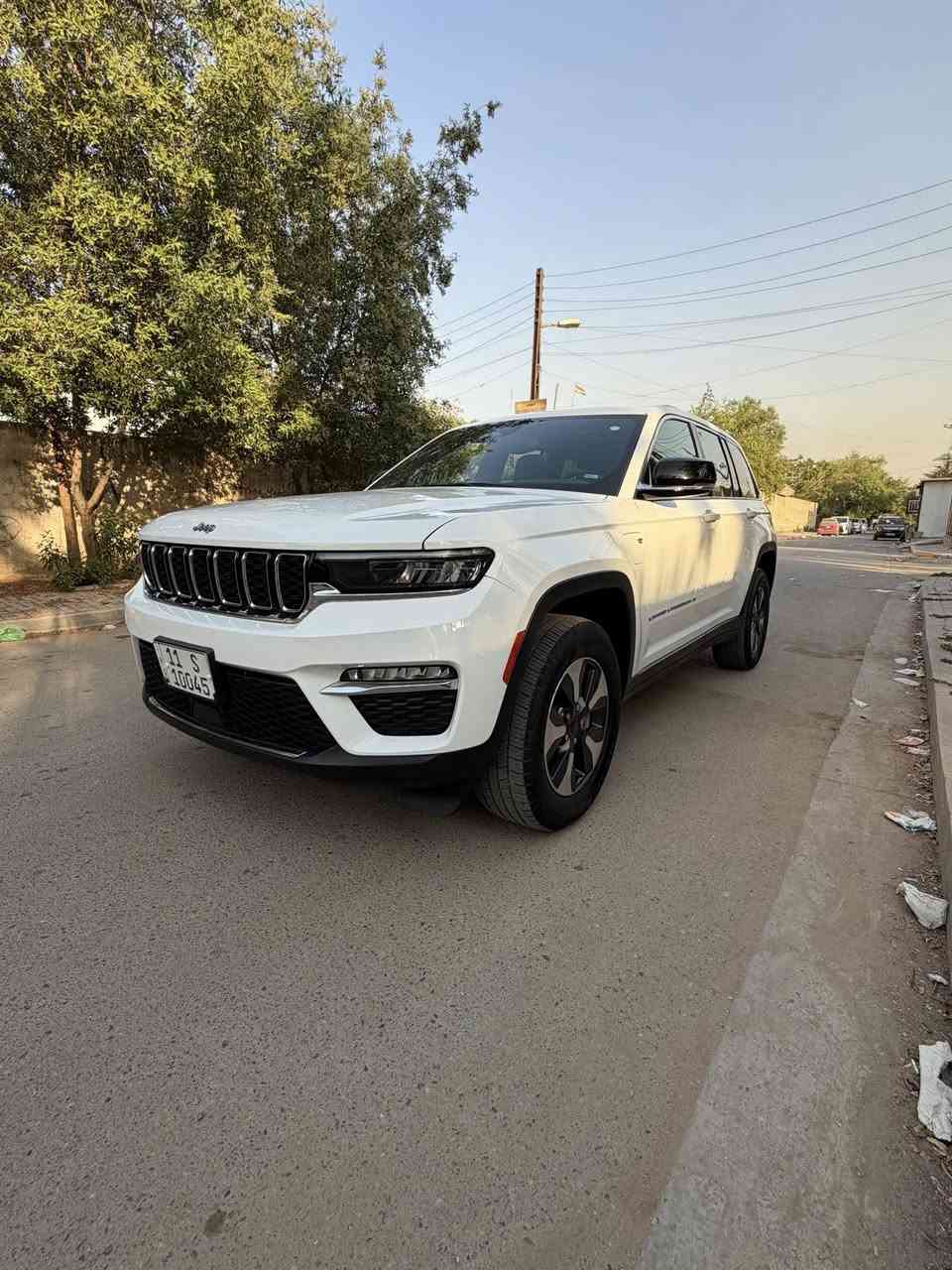 السلام عليكم جيب كراند شيروكي2024 4XE وارد امريكي
           
                 Jeep Grand Cherokee 4Xe 2024 2.0L

         حجم المكينه : 2000  تيربو + هايبرد + بلك ان 

المسافة المقطوعة : 41 الف ميل

حادث السياره : باب خلفيه يمين مصبوغ و حافت باب السكن 
                         

          حالة الايرباك : سليمه بدون ايرباك

#مواصفاتها

1.بصمه

2.ستيرن تدفئه

3. تشغيل عن بعد

4.دمام خلفي

5.كشنات جلد

6.كشن السايق ميمري

7.كشنات كهرباء

8.صندوك كهرباء

9.حساسات خلفيه

10. قطع تبريد 

11.اشاير بالمري

12.رادار امامي

13.رادارات 360

14.ثلاث وضعيات قياده

15. بنوراما فتحتين

16. كير ماوس

17. نظام منحدرات

18. هيترات بالكشنات 

19.ويل كب كروم

20.لايتات لد

21.بكلايت لد

22.كشافات

23.بصمة ابواب

#السعر :  330$ و بيه مجال

تفاصيل اكثر هذا ☎️رقمي *********** تحياتي 

مكاني بغداد

