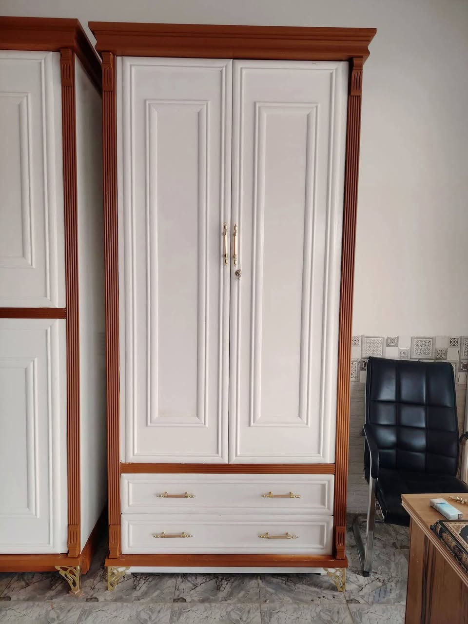 بسم الله.. اللهم صل وسلم على نبينا محمد وال محمد 
             (  معرض الهاشمي للأثاث العراقي)) 
                      #نقد_واقساط
اليوم اكتمل عدنا موديل #الجوهرة
 متكونه من؛
💥كنتور ٦ أبواب طابقين طول الكنتور ٣.٥٠سم
ارتفاع الكنتور ٢.٥٠ سم
💥زاوية بأرتفاع الكنتور
💥ميز مرايه
💥جزامة
💥جربايه مع كومديات عدد ٢
💥الصبغ الأبيض بصاجي حراري من الدرجه الاولى
...
تفاصيل الغرفة.. داخل صاج طبيعي ١٠٠٪
خارج الغرفة ndf من الدرجه الثقيل
ظهر الكنتور شد براغي جرجوبه
....
💥 كل هذا العرض بمليونين و ٧٠٠ الف فقط
........
💫 #توصيل لجميع محافظات العراق


**إذا كنت صاحب هذا الإعلان وتريد حذفه لأي سبب، رجاءا أرسل رسالة إلى الدعم الفني**