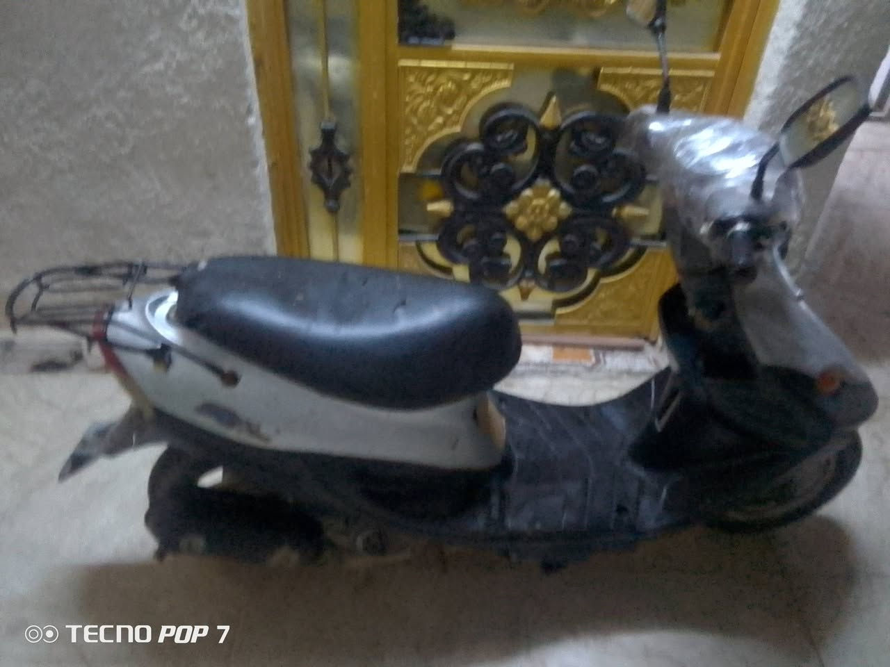 دراجه تسع زروف شغاله من كلشي كهربائيات وسحب قوي ونهضه قويه السعر 225 تشتغل هندر دكه  رقم الهاتف ***********
