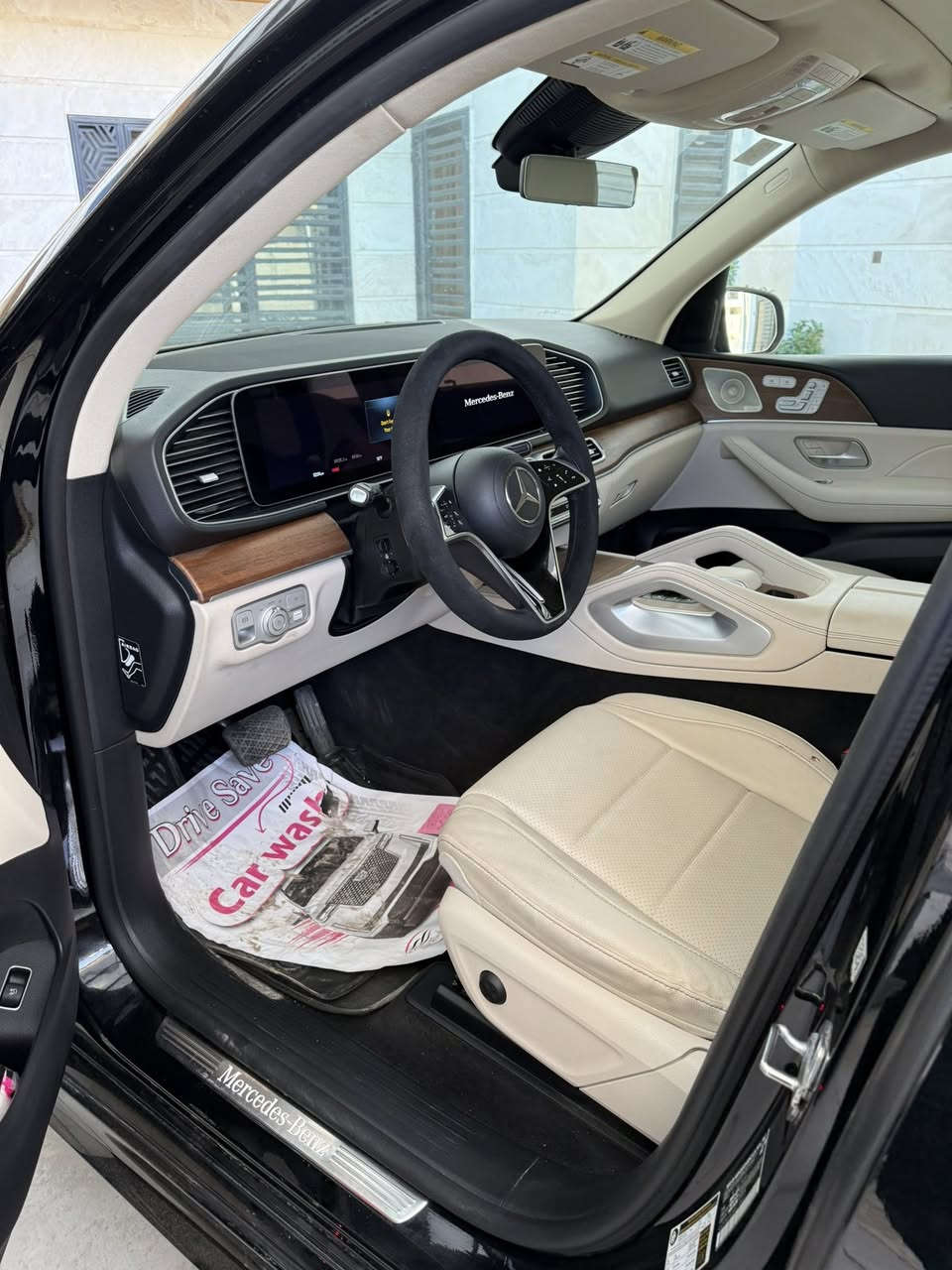 Mercedes benz GLE 350 AMG Package 1/1
وارد امريكي : كلين تاتيل كفاله عامه 💯☑️
الموديل او سنة الصنع : 2024
المسافة المقطوعة : 9,000 الف شبه زيرو
سلندر 4 توين تيربو

المواصفات فول الفول الاخير 1/1 

اربع كامرات
 حساساتت امامية خلفية
 رادادات امامي وخلفي وجانبي 
لايتات داينمك 
كشنات جلد 
شاشات دجتل 
داتا شو 
سستم صوت  
Burmester
تحكم بلكشن 10 وضعيات 
كشنات امامية تدفئة وتبريد  
فتحة سقف بنوراما   

السعر 70 الف دولار 700 ورقه وبيه مجال للشراي 
العنوان السيدية شارع التجاري
الاتصال والواتساب *********** 

رابط الواتساب المباشر للمراسله صاحب سياره👇🏻♻️🔰
https://wa.me/9647736557816
