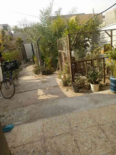 بيت للبيع سند 25 مساحه 175 بي غرفه وكلدور صاله ومطبخ ومجمع السعر 57 وبي مجال حله سياحي منطقة الدولاب قريب على شارع العام ***********
