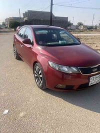 السلام وعليكم من رخصة الادمن كيا سيراتو 2012 خليجي سيارة بيها 3 قطع صب...