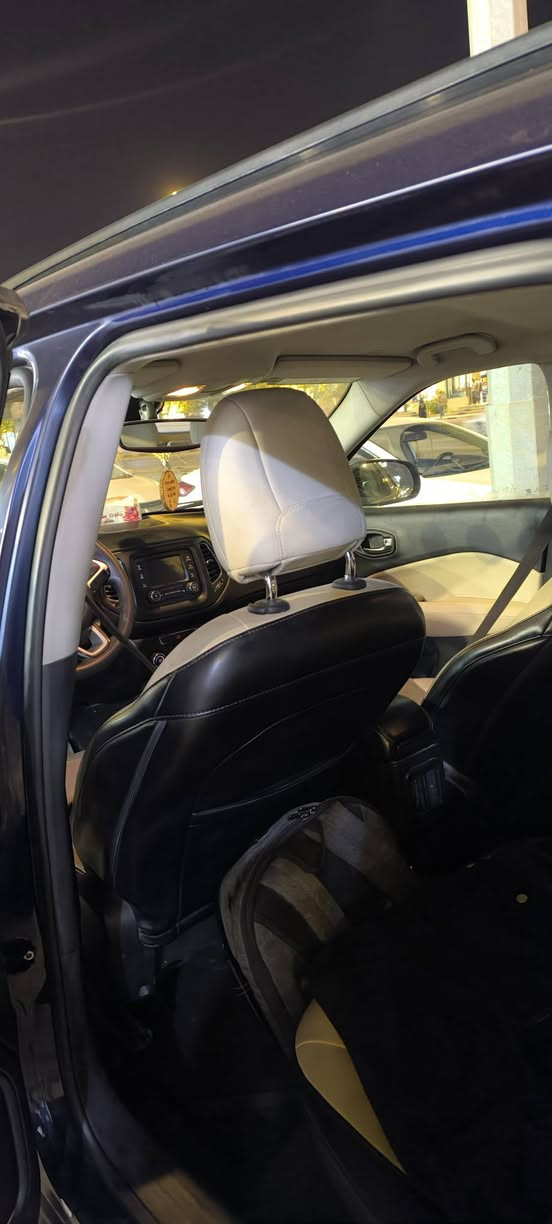 جيب كومباس موديل 2018 
المواصفات المعروفه بدون فتحه 
3 قطع 
ماشيه 90 الف 
المكان النجف 
السعر 122$ 
السياره في حاله جيده 
***********
