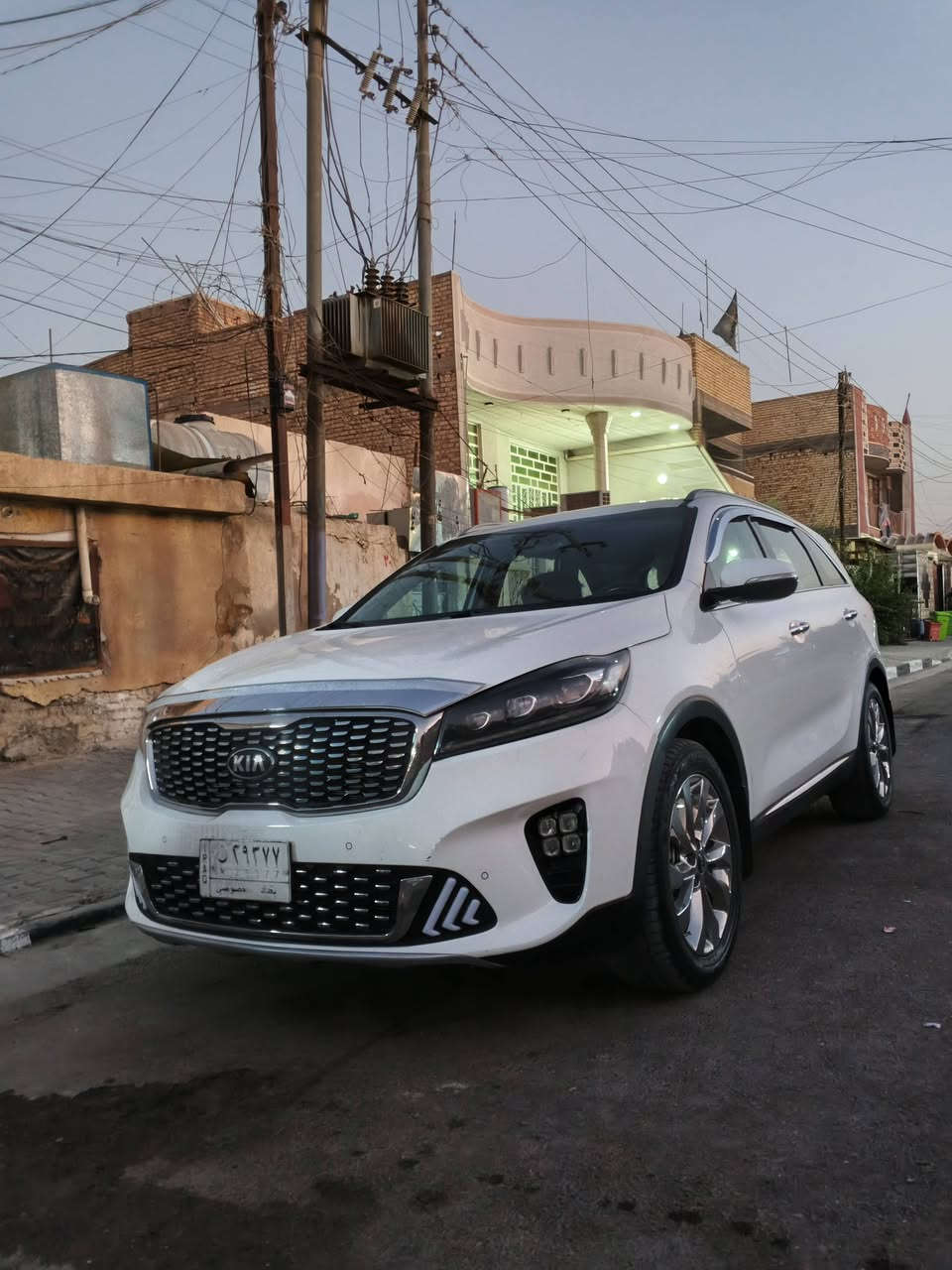 سلام عليكم
سورنتو موديل 2018
سياره فول عده البنرامه 
مكفوله كفاله عامه 
بس بيه دعاميه مبدله
رقم بغداد مشروع وطني بسمي
تحويل ثاني يوم مكاني بغداد
رقمي ***********
