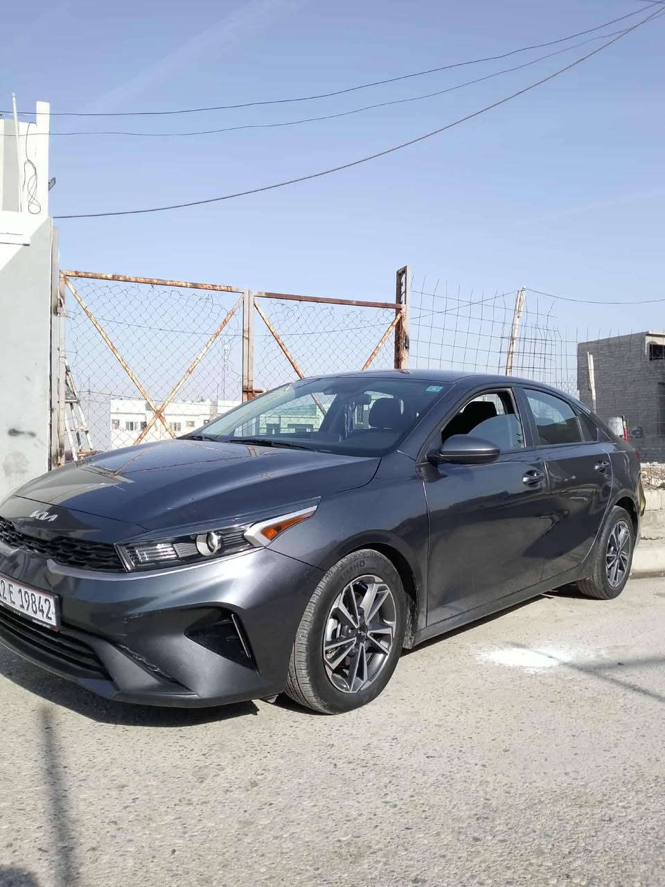 السلام عليكم 
كيا فورتي موديل 23 
محرك 20 دوش خير من الله برغي مامفتوح بي
كير شرط 
مثبت سرعه 
تحديد مسار 
توقف ذاتي 
كروز سرعه
شاشه كبيره تدعم الكار بلي
تحكمات جهتين 
بلاجكتورات زنون 
ومواصفات الفورتي معروفه 
رقم نينوى دولي بأسمي شرط التحويل
كابون بانزين
ضررها جاملغات الخلفيه صبغ شرط بدون دواخل وقبق صندوك مبدل 
بجم كبس 
سياره جديده ربع ماتصرف عليهه
السعر 135 وبيها مجال 
مكاني موصل الايسر 
اتصال ‏‪0751 874 8946‬‏
