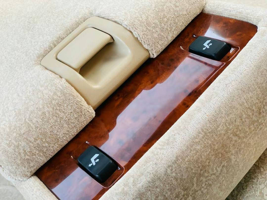 إسلام عليكم ملكه ٢٠٠١ادوات سياره زيرو مكفوله كفاله عامه مكينه ديفور كبير اربع دكم عنواني بغداد سعر خاص ***********
