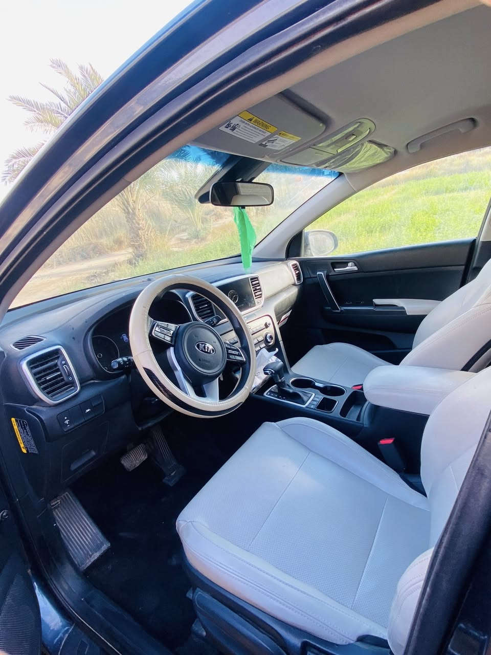 السلام عليكم 
سبورتج 2022 وارد امريكي 
جامع خلفي صبغ وباب فقط بدون دواخل
رقم بغداد دولي السعر 175 وبيه مجال 
***********
