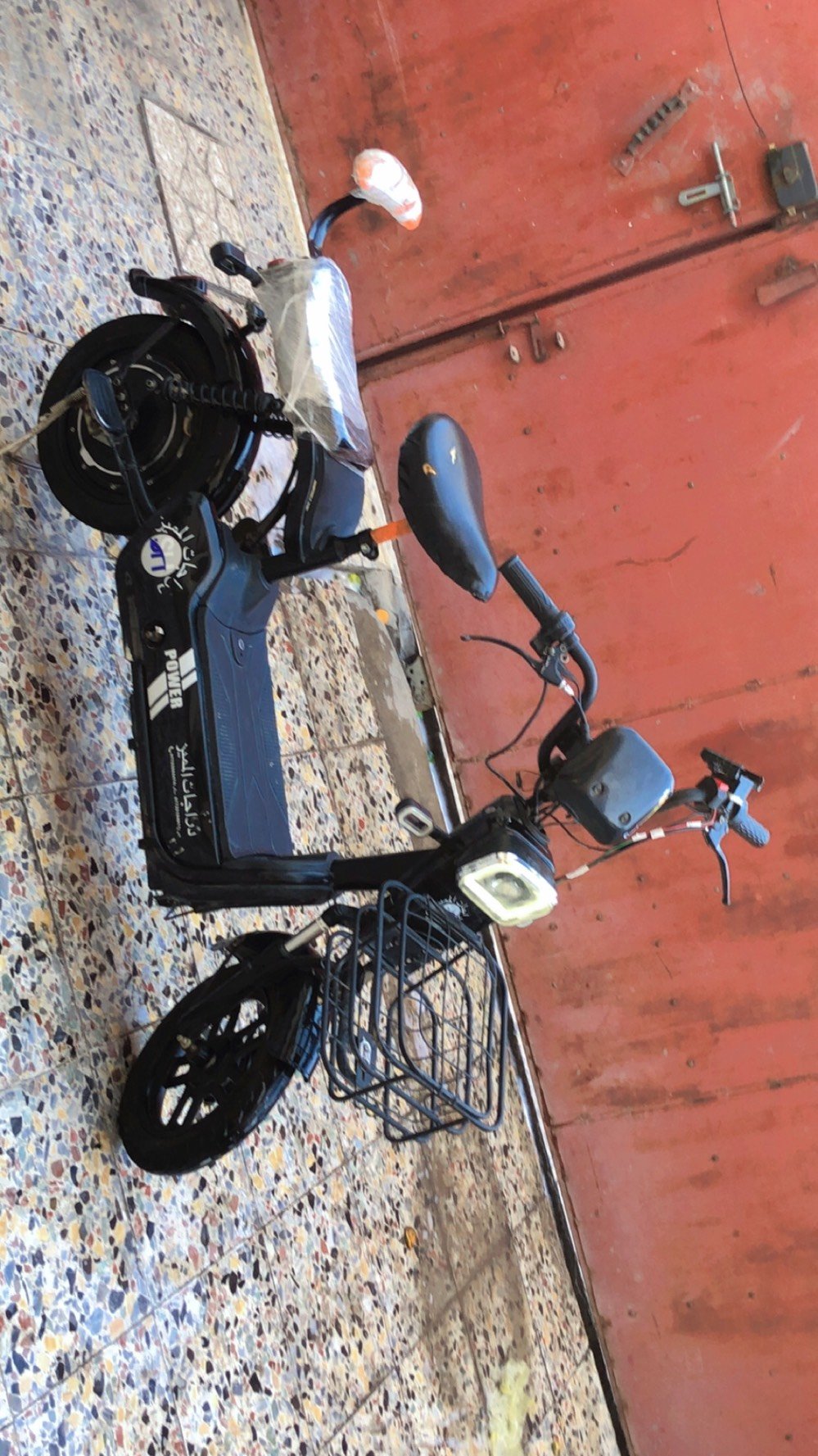 دراجة شحن حجم 14 دراجة نضافة 90‎%‎ مديل 2025 وياهة مرايات 2 وبايدرات 2 وشاحنة كاملة الملحقات بدن نقص 4بطاريات تمشي بل شحنة الوحدة 20الى 30كم مستعجل عل بيعة الله شاهد

ملاحضة⭕️الدراجة بيهة كسر بل جاملغ الامامي 