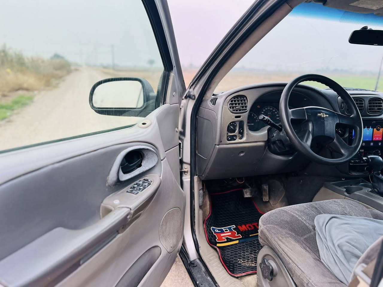 سلام عليكم للبيع بلايزر ٢٠٠٤ السياراه جاهزه من كلشي كير محرك تبريد ثلج تخم تاير داخل جديد مصبوغه عام كهربائي كله شغال رقم شمالي اتريد تحويل أو وكالة العنوان بغداد جسر ديالى الجديد السعر 69 /***********
