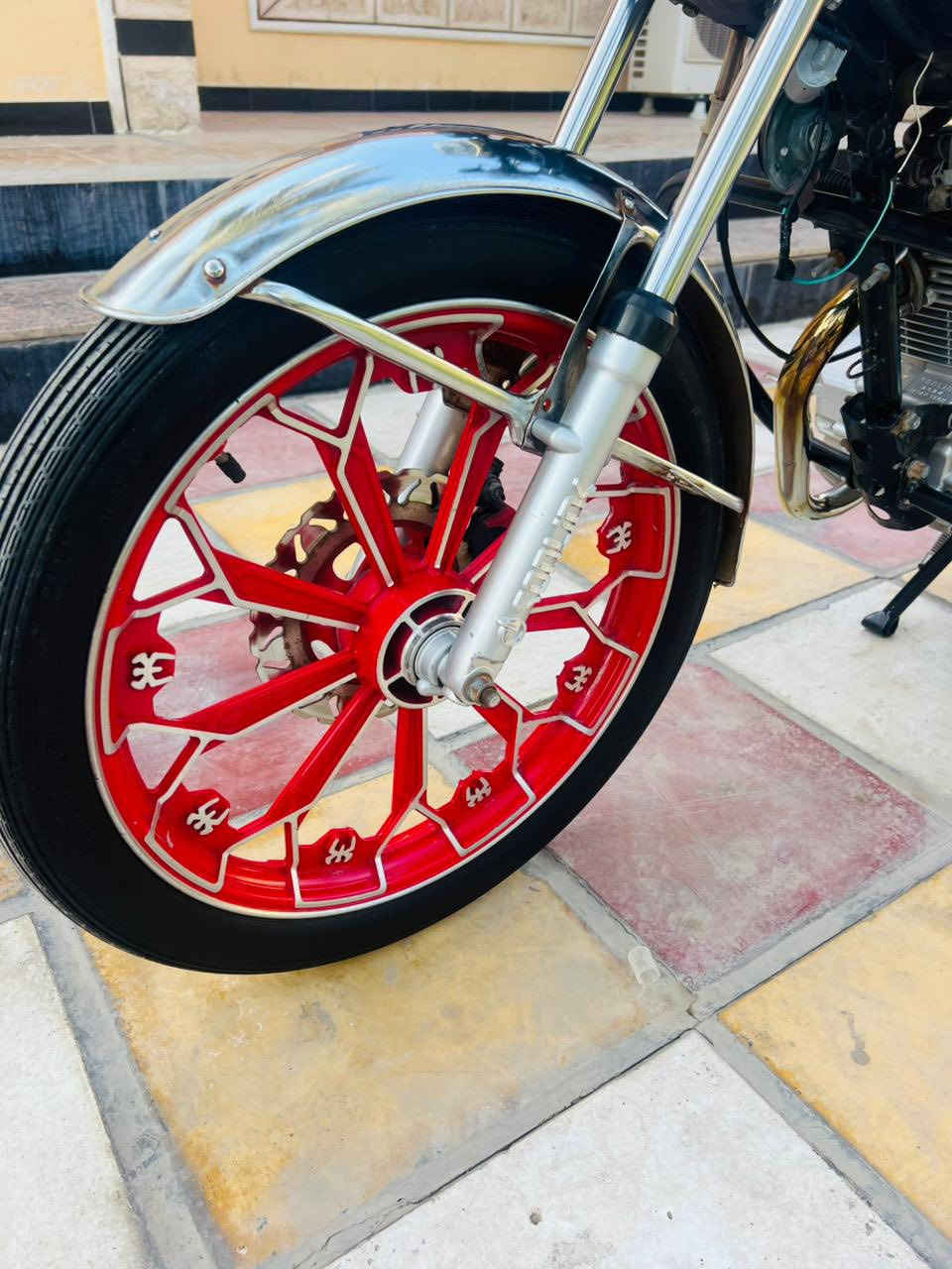 السلام عليكم للبيع دراجه أيراني سافان خمسه كير موديل 2024 أوراق اصولي عل بلاد برغي مابيها نقص كلشي جاهز وشغال محرك لا تنقيص ولا تبخير العنوان بغداد المدائن قرب بسمايه رقم الهاتف بي وتساب***********
