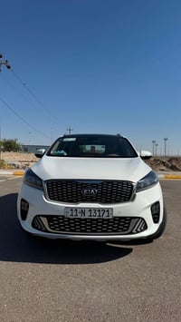 سورنتو ٢٠٢٠ • رقم بغداد • ماشية ٦٥٠٠٠