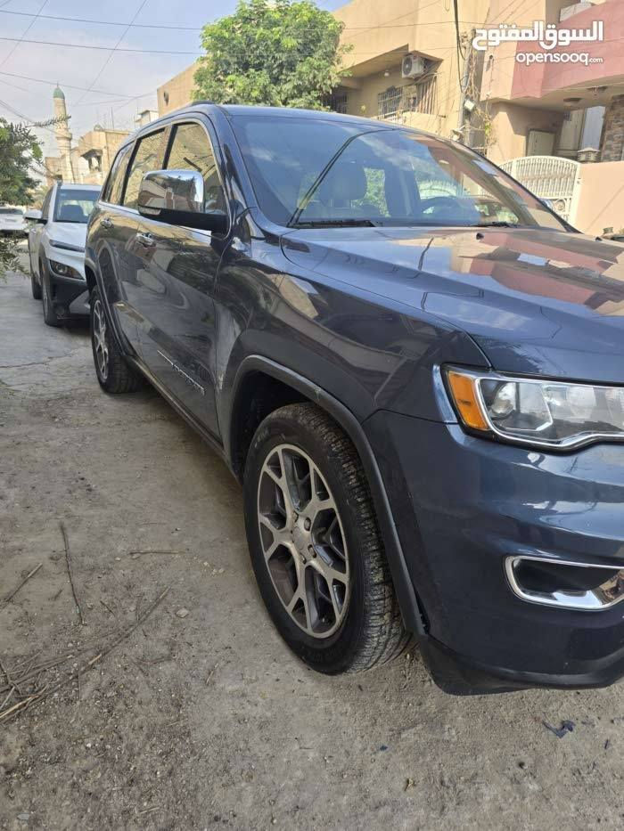 جيب كراند شيروكي لمتد وارد امريكي حادث جاملغ عكس السايق شخط بلباب الي بصفة وصارت عندي رصعة يمي بلبنيد كلش صغيرة تخم تاير جديد قبل يومين بدلتة صدر جديد ماشية تقريبا 52000 ميل فتحة سقف رادار جانبي نقطة عمياء شاشة كبيرة داخل جلد بيجي كشنات كهرباء كشن واستيرن تدفئة اربع  مودات قيادة فور ويل محرك 6 سلندر 3600 ويل 20 صندوق كهرباء تحكم ستيرن تبريد قطعتين تبريد منفصل للجهتين كامرة خلفية حساس خلفي لايت زنون  السيارة رقم سليمانية باسمي تحويل مباشر السعر 275 ورقة  موجودة بغداد الاعظمية  للاستفسار ***********
