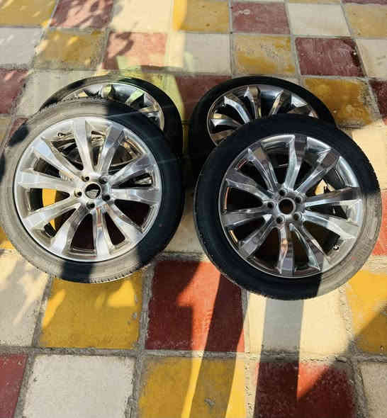 السلام عليكم 
تخم ويل حجم 20  اوباما
مع تخم تاير كوري اصلي  انتاج 2024
السعر 400$ 
***********
