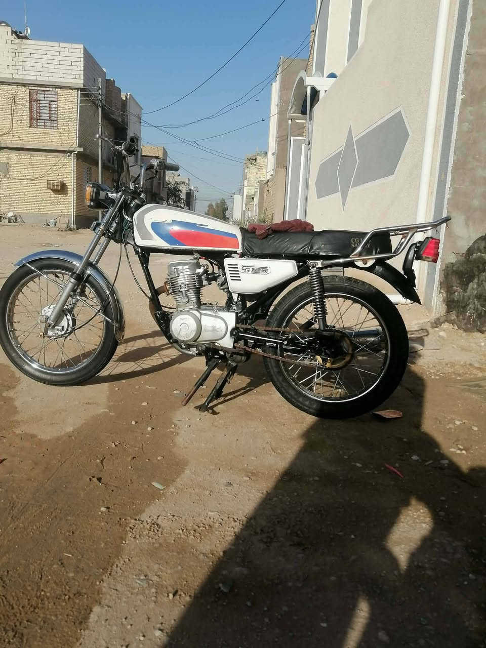 سلام عليكم شباب دراجه للبيع ارشه موديل 20 اوراق أصولي كبل ترقيم دراجه شوفت عينك النضافه كلش حلو السعر 400 وبيه مجال مكاني كربلاء شارع الدرة الرقم *********** ا
