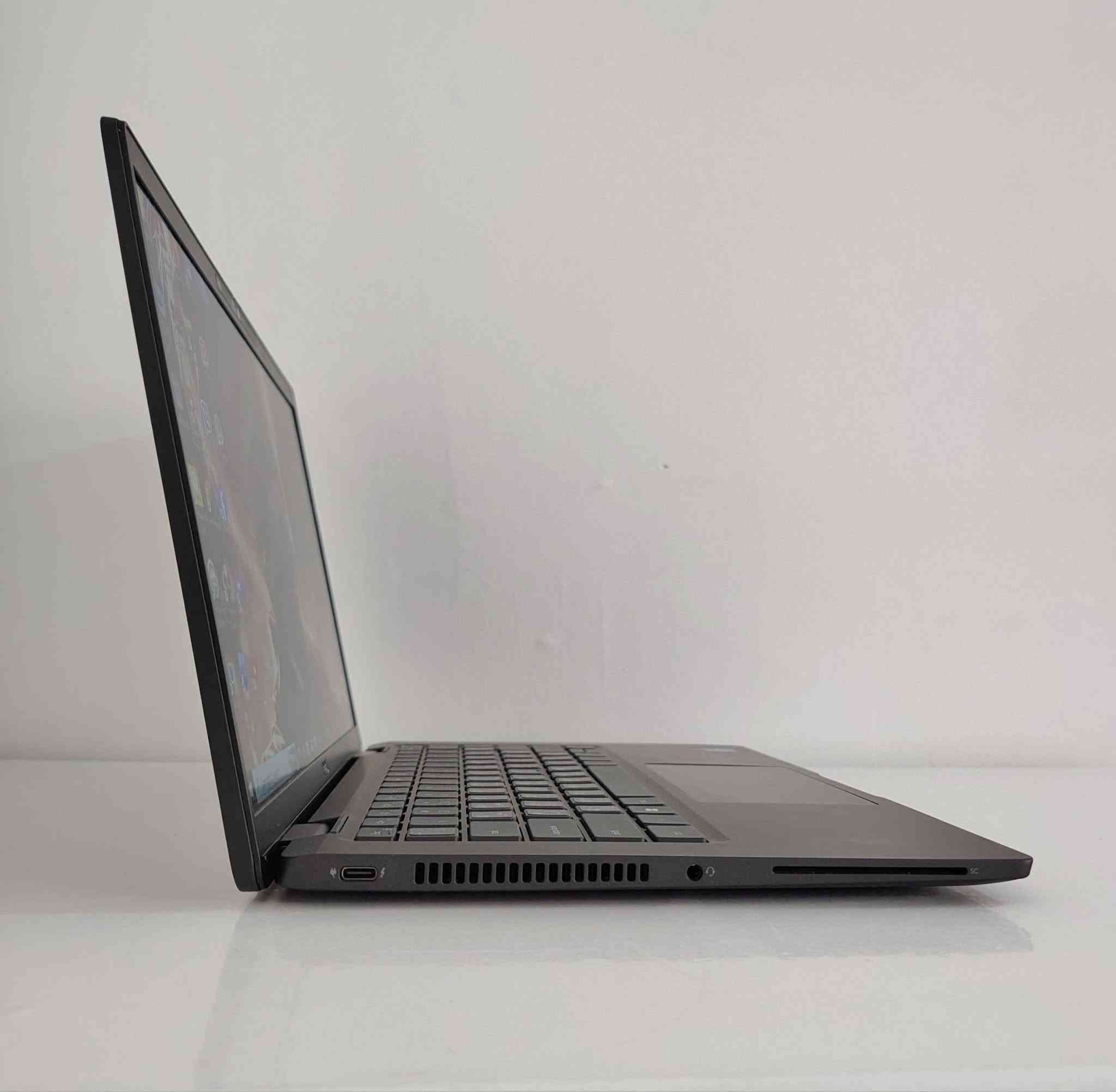 أرخص" Cori 7 Gen 11 فئة 7G " بالعراق حالياً، وبرام 16GB DDR4 + شاشة لمس بدقة FHD 🔥
💻 لابتوب Dell Latitude 7420 – لمس | أداء قوي وأناقة عالية

🔥 جهاز عملي وخفيف بمواصفات ممتازة للاستخدام اليومي والدراسة والشغل المكتبي:

✨ المواصفات:

المعالج: Intel Core i7 – الجيل 11 (فئة G7)

الرام: 8GB DDR4

التخزين: 256GB SSD M.2 (قابل للتطوير)

الشاشة: 14 إنج لمس – دقة Full HD

كرت الشاشة: Intel UHD Graphics مدمج (8GB مشاركة)

⚡ مميزات إضافية:

شاشة لمس سلسة وسريعة الاستجابة

تصميم خفيف ومتين مناسب للحمل والتنقل

يدعم الترقية والتطوير بسهولة

🎁 الملحقات:

شاحن Type-C

برامج + ويندوز 10 برو أو ويندوز 11 برو حسب الطلب

🚚 التوصيل مجاني داخل بغداد

💰 السعر: 475,000 دينار عراقي شامل كلشي

📩 للحجز والاستفسار راسلنا الآن قبل نفاد الكمية 🔥

بغداد الامين الثانية شارع النواب... 

مكتب الريادة للحاسبات – اختيارك الأفضل 💻✨

🎁 هدايانا مع كل جهاز: 

🖱️ ماوس احترافي

🖼️ ماوس باد مميز

🎒 حقيبة لابتوب أنيقة

🔌 شاحن أصلي 180W

📞 للحجز والاستفسار: 

📱واتساب: ***********

📩 تلگرام: @Hf_Yy5

📌 قناة التلگرام: hassnAlriada

📘 فيسبوك: hassnAlriada

📸 إنستغرام: @h536_

🎵 تيك توك: alriada

🛡️ ضمان شهر كامل: 

✔️ صيانة واستبدال

✔️ فحص داخل المكتب أو عبر المندوب
