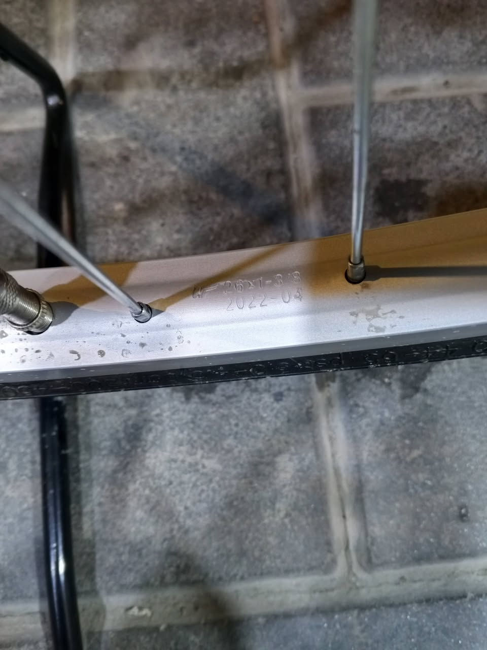 سلام عليكم بايسكل سياحي نظيف وجديد صار شهر من اشتريتة مواصفات كاملة اي نقص مابي بايسكل جديد السعر160 الإستفسار على الرقم التالي ***********
