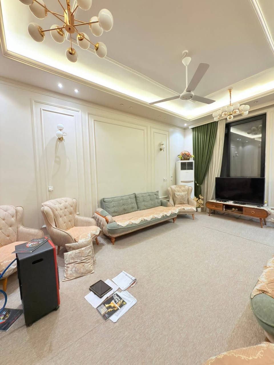 ⭕️دار للبيع في حي الضباط الاولى على شارع ١٥م 

⭕️المساحة ٢٠٠م طابو صرف 

⭕️بناء حديث 

⭕️الطابق الارضي يحتوي على صالة وهول ومطبخ وغرفة نوم ومجمع صحيات 

⭕️الطابق الثاني يحتوي على اربع غرف نوم سويت 

 ⭕️لطلب السعر مراسله الصفحة او الاتصال على الارقام 
 

*نستقبل جميع عروضكم السكنية 🏠 والتجارية 🏡 بكافة مناطق الحلة 
……………………………..
للمزيد من المعلومات

مراجعة مكتب بابل الكائن في شارع ٦٠ مقابيل حلويات ريف دمشق او كراج ناجي كماش سابقاً او الاتصال ☎️ 

***********ابو احمدالاسدي  
***********احمد الاسدي
***********امير الاسدي
