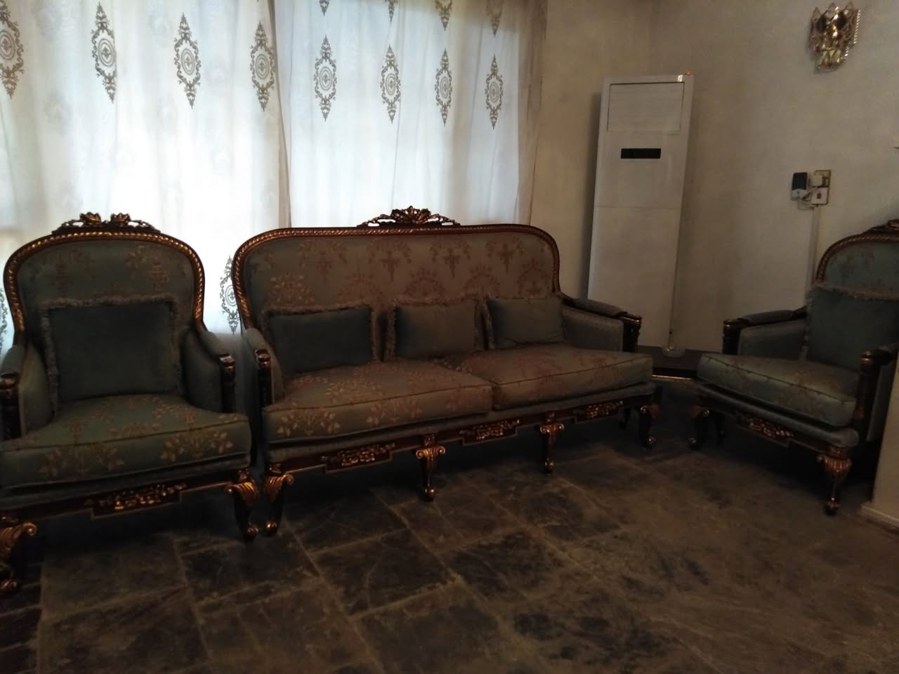 للبيع نص تخم مع ميز و2 طبلات ونظيف جدا جدا جدا اللون تركواز


**إذا كنت صاحب هذا الإعلان وتريد حذفه لأي سبب، رجاءا أرسل رسالة إلى الدعم الفني**