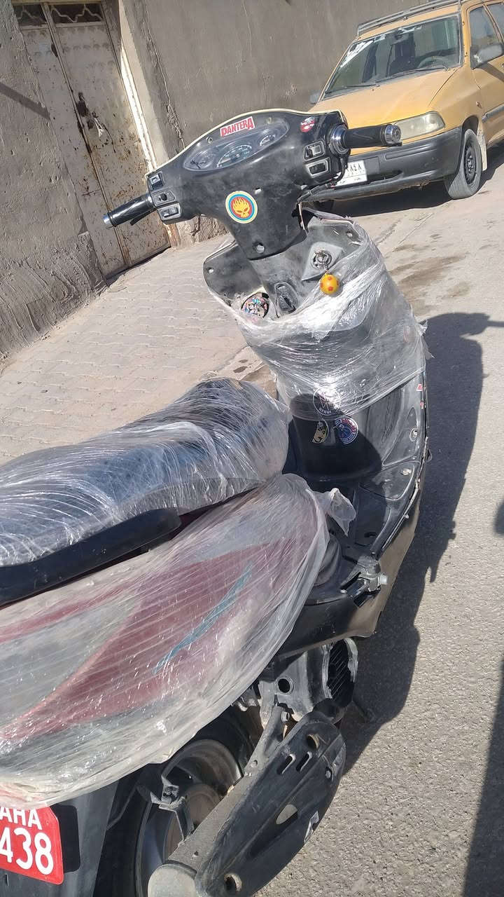 سلام عليكم
شباب الدراجه للبيع بوشه 49بوشته مامفتوحه 
دراجه نضيفه مكينه مفتوحه مره وحده ومجفته تجفيت درجه اول مكاني نجف شارع المطار السعر 375وبيه مجال بسيط رقمي اتواصل وياي ***********
