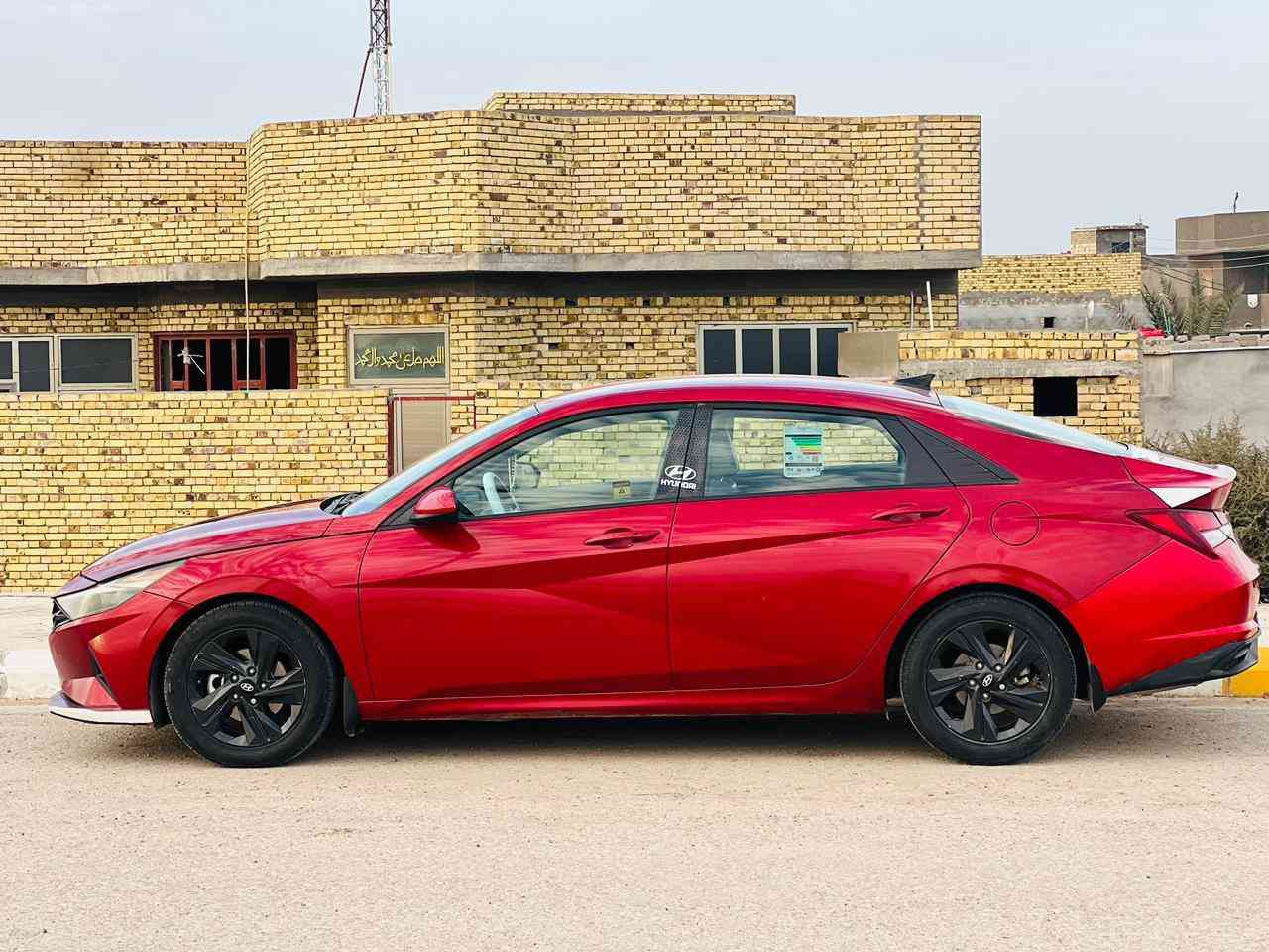 النترا 2021 امريكي ماشيه 180 الف   موصفات
تحكم ستيرن

 قياده ذاتيه 

حساس  خلف

كامره خلفيه

تبريد شاش 

لد نهاري

محرك ٢٠٠٠

دوش

كير 8 

تشغيل عن بعد

رقم قادسيه

ضربته جاملغ الخلفي فقط بجم كبس
سياره حر بسمي
سعر 150 بيه مجال بسيط

‭0770 184 7956‬
