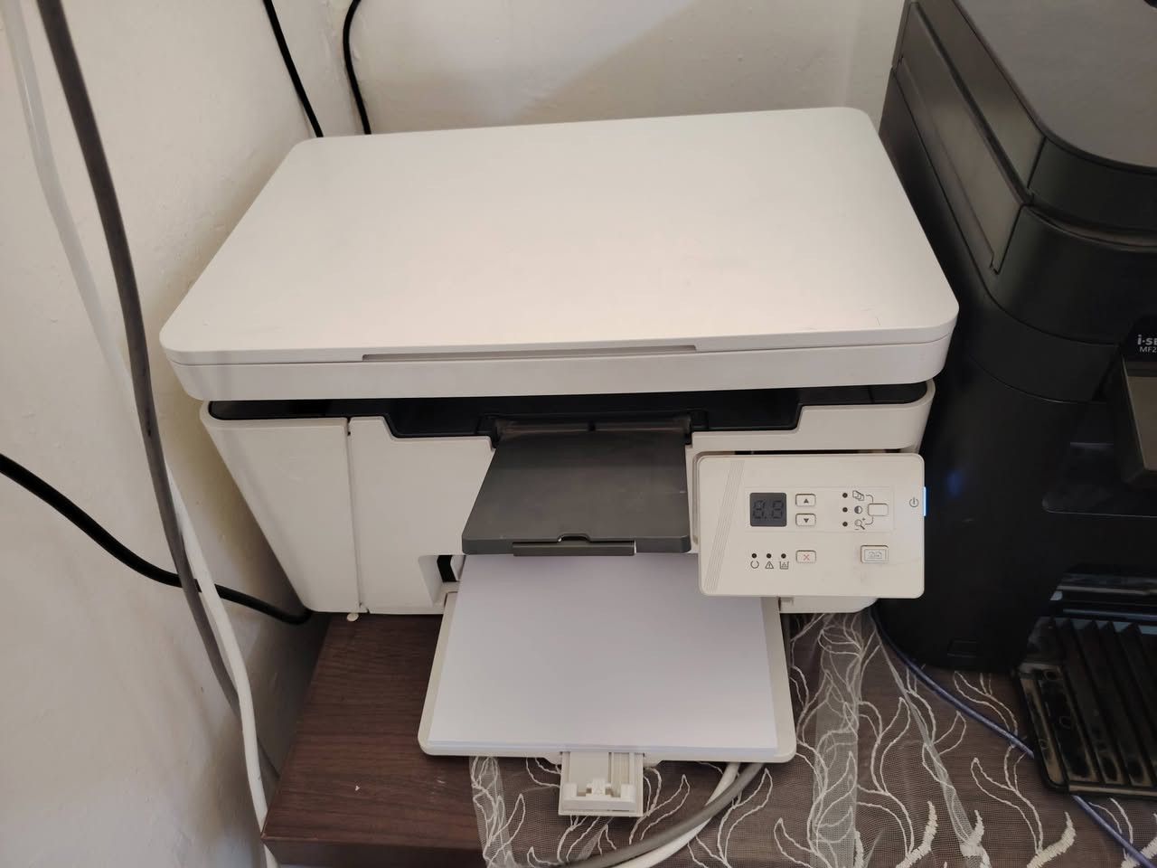 اسلام عليكم.. طابعتين استنساخ اسود فقط السعر الكلي 300 و بيهه مجال النظافه ٨٠ %
طابعه كانون   I-SENSYS     MF237w   للبيع السعر 200 الف و بيهه مجال شويه 
و طابعه HP Laser Jet pro Mfp M26a السعر 100 الف مجال قليل 
رقم هاتف *********** _***********
