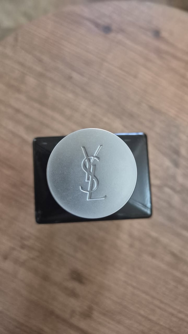 🌟 عطر YSL EDP (تستر) للبيع 🌟
Yves Saint Laurent (YSL) Eau de Parfum 
مستخدم قليل جداً (كم رشة فقط، شبه جديد)
الحجم: 100 مل (تستر Tester)
مصدر الشراء: ضفاف بغداد 
الموقع: بغداد - شقق حي السلام (حي صدام سابقاً).
رقم الهاتف (واتساب): ***********
أو راسلني مباشرة على الخاص.
ماعندي توصيل
