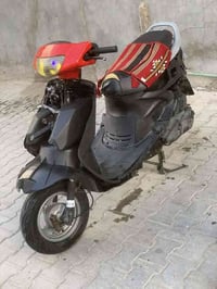 فراشة للبيع السعر (٤٢٥ ) وبيها مجال  دراجه تخبل وماناقصها شي  كهربائات...