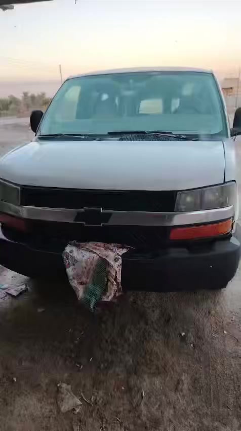 سلام عليكم سياره فان 14راكب موديل اصل 1999 محدثه موديل 2008مكينه مال لكزز ياباني 8سلندر سياره شغاله بس تحتاج عقل  ***********
