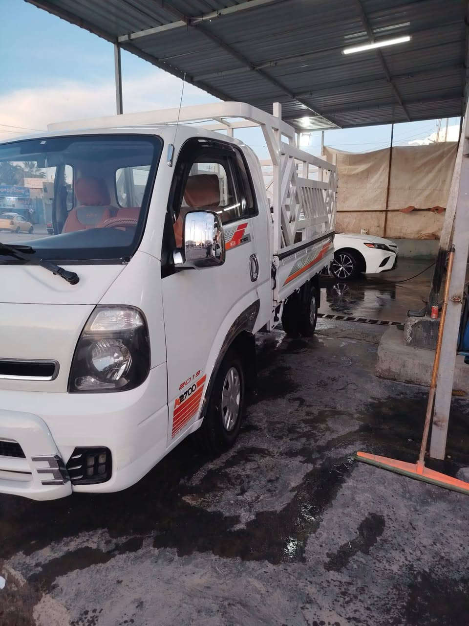 للبيع كياحمل موديل 2013سياره مكفوله كفاله عامه بيهه صبغ بل دوسات وبل بدي بس سياره متعوب عليهه وبعداحله منل صورسعر110عنوان فلوجه رقم صاحب سياره***********
