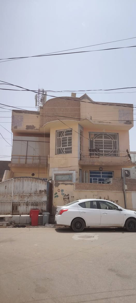 سلام عليكم بيت في حي الفرات مقابل كلية الطب فرع المخبز ورود كربلاء مقابل الساحة مساحة
210+واجهة 10متر
طابقين   كلة بناء الجوة مثل الفوك اي استفسار بلخدمة اتصال على الرقم *********** واتساب اتصال موجود
سلام عليكم بيت في حي الفرات مقابل كلية الطب فرع المخبز ورود كربلاء مقابل الساحة مساحة
