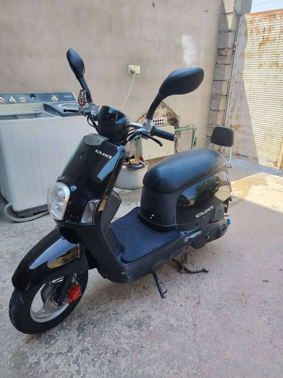 يا الله سلام عليكم دراجا البيع بوليس
البوشه 49 السعر 800 وبي مجال دراجه خير من الله فول 
الرقم *********** مكان ديالى كاطون الرازي
