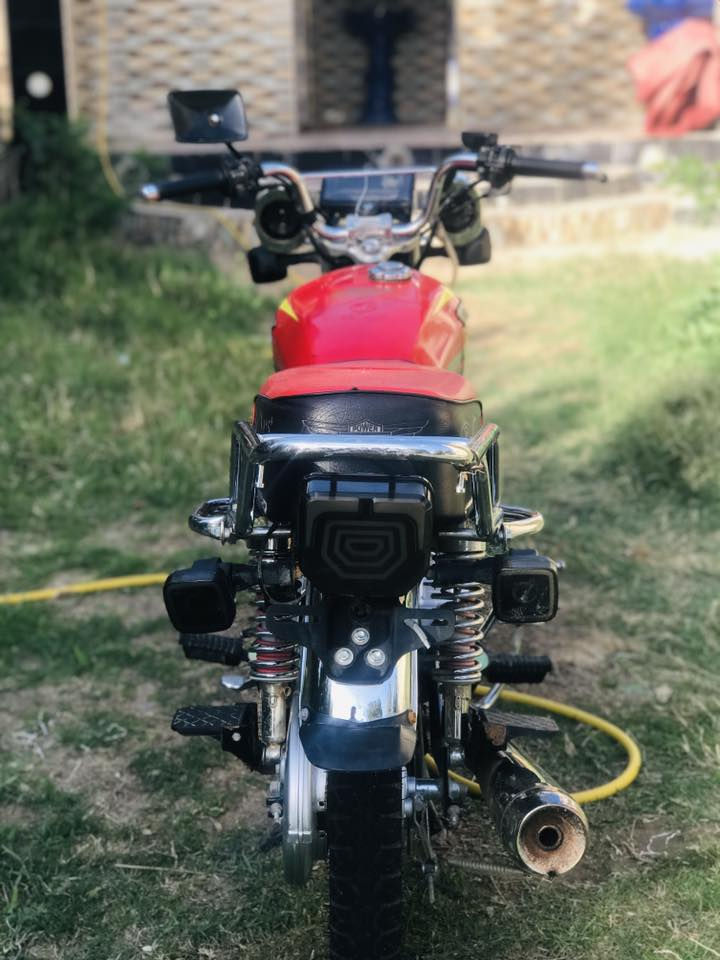 تايكر مديل 24 اوراق محرك مكفول برغي مامفتوح بي الدراجه خير من الله كلشي ماعايزه مكاني ديوانيه السعر 650 وبيهة مجال بصيط *********** اتصل وشلع عيوني
