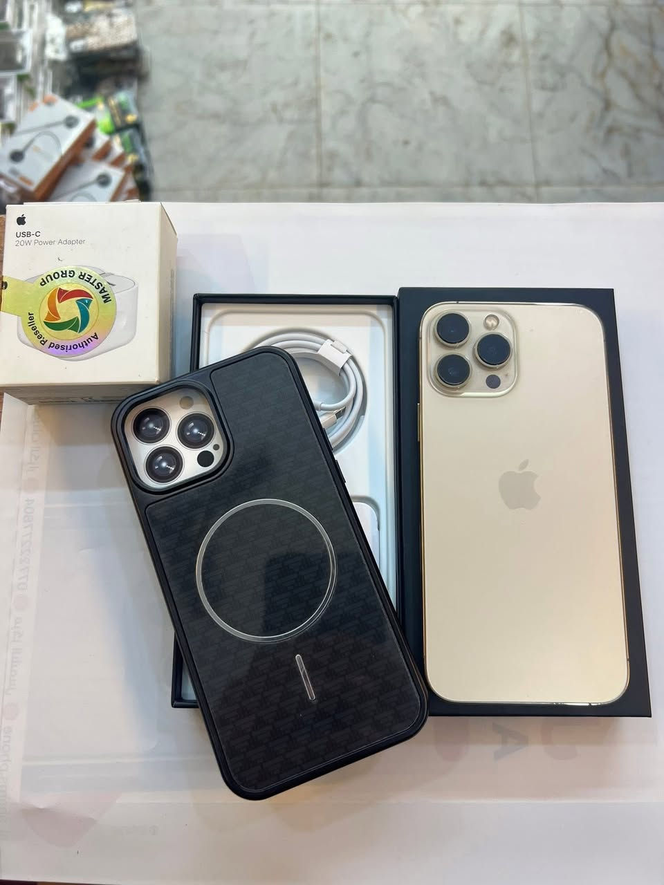 ايفون 13 برو ماكس 256 ذاكرة 
بطارية 95‎%‎
  نضافة 100‎%‎
كامل ملحقات الاصلية شركة ماستر اصلي وبيه ضمان شرط الفحص 
السعر خاص ***********
العنوان القطاع شارع السوك مجاور عوينات الكرار 
مركز الشمس
