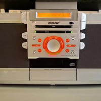 سوني • كاسيت قلاب • راديو ثلاث موجات