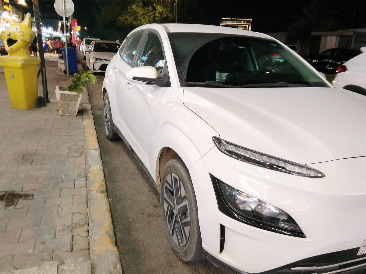 السلام عليكم للبيع او مراوس كونا2023كهرباء بالكامل. وارد امريكي حادث جاملغ وباب سائق ماشيه 55 الف مكاني بغداد شحنه تمشي 450 كيلوا السعر 140 بيه مجال قليل رقم ***********
