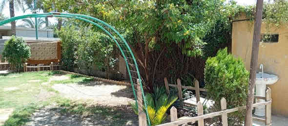 دار للبيع المدائن  سلمان باك المساحه355 متر  الواجه 17 متر ونزال 21  زراعي علئ 117 بناء 100متر غرفتين نوم واستقبال وصاله وصحيات وكراج يكفي لثلاث سيارات وحديقه الدار صب مسلح 
خلف مشتل السعاده وخلف البانزيخانه  شارع المهندسه سحرالسعر 110مليون وبيه مجال بسيط ***********
