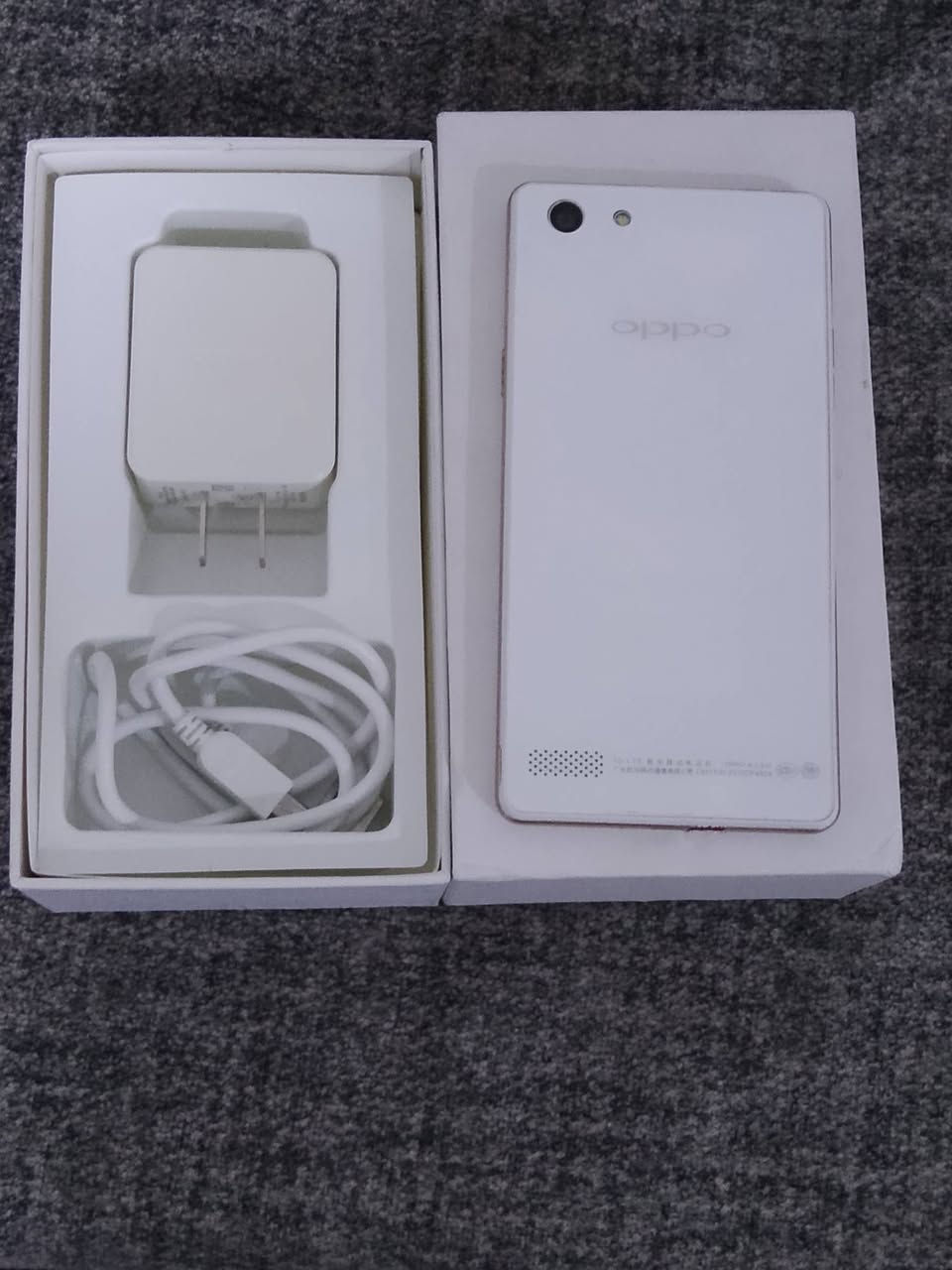 السلام عليكم ..
موبايل oppo A33m
موبايل كلش نظيف مريب وحلو اتحب اتخلي جهاز ثانوي 
او تحب اتخلي لاطفالك 
حجم الشاشة 5.3
ذاكرة الجهاز 16
حيكون سعره ب 25 الف
اذا مع رام خاىجي 32 كيكة 
حيكون سعره 35
مع ملحقاته كارتون+ شاحن 
 وكلشي موضح بل الصور والفديو 
مكاني بعقوبة التحرير


**إذا كنت صاحب هذا الإعلان وتريد حذفه لأي سبب، رجاءا أرسل رسالة إلى الدعم الفني**