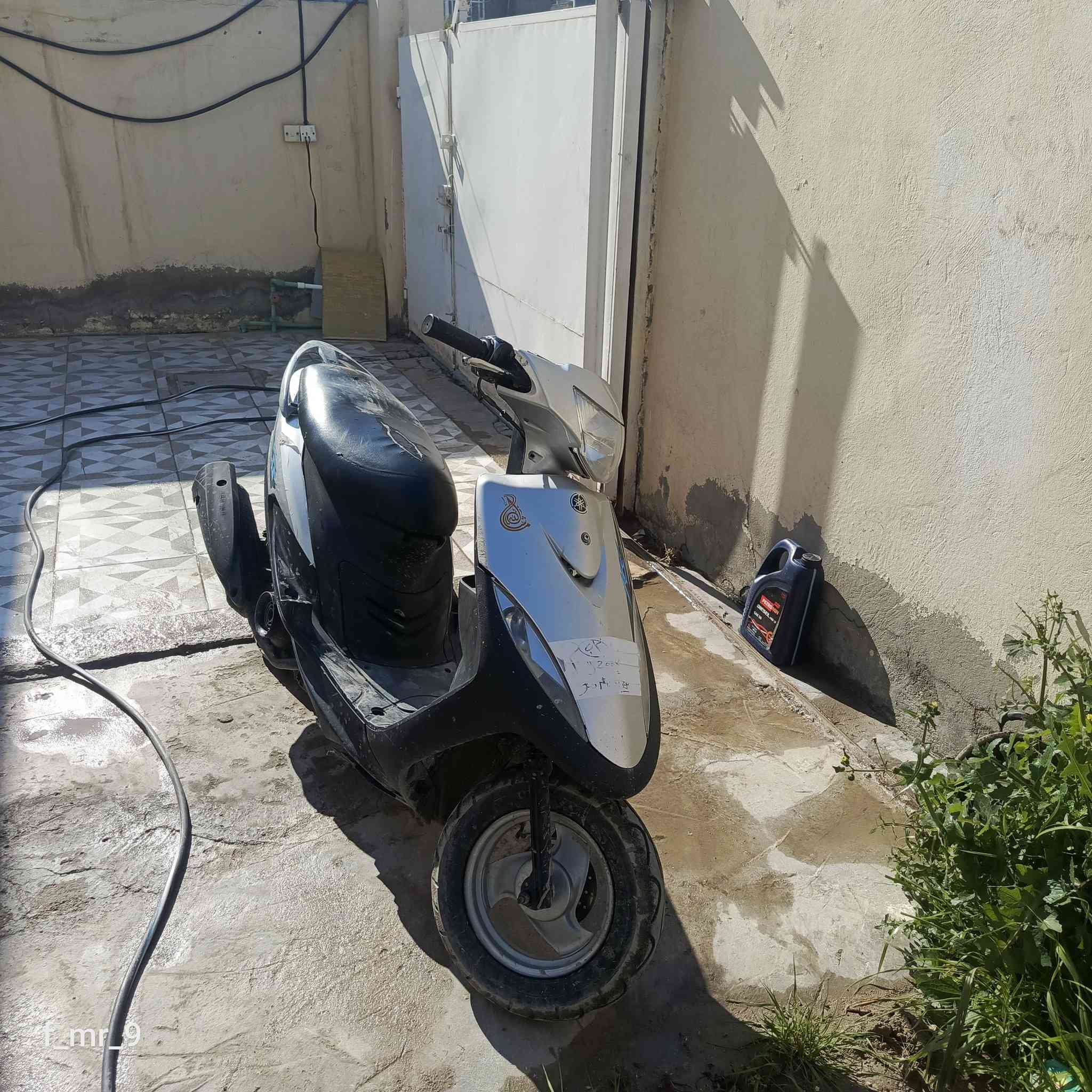 للبيع مفتوحه
لايت زنون 
كلج رياضي 
صالنصه اف ام 
السعر 550وبيه مجال
***********
