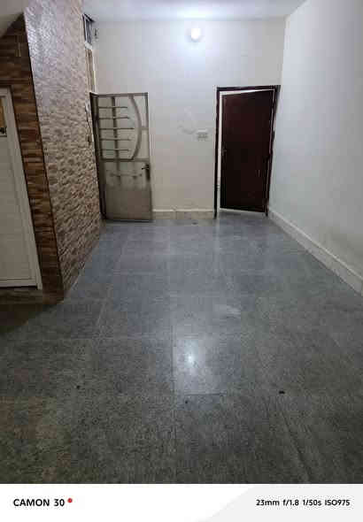 سلام عليكم عندي مشتمل ايجار في الشعب شارع الصحه قريب على مثجات تفاح مساحه 100متر بي غرف نوم مطبخ استقبال ايجار 400 الف ***********....
