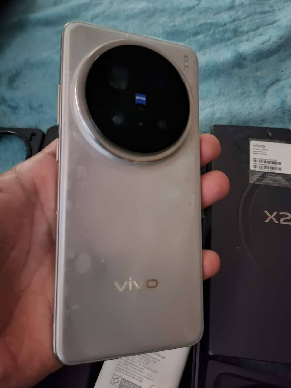 ملك التصوير فيفو اكس ٢٠٠برو نسخه عالميه ونسخه ال٥١٢ جهاز جديد لوك ملحقاته كامله للبيع او مراوس بجهاز اقل منه مع الفرق مكاني بغداد الحسينيه السعر مليون مجاله جدا بسيط


**إذا كنت صاحب هذا الإعلان وتريد حذفه لأي سبب، رجاءا أرسل رسالة إلى الدعم الفني**