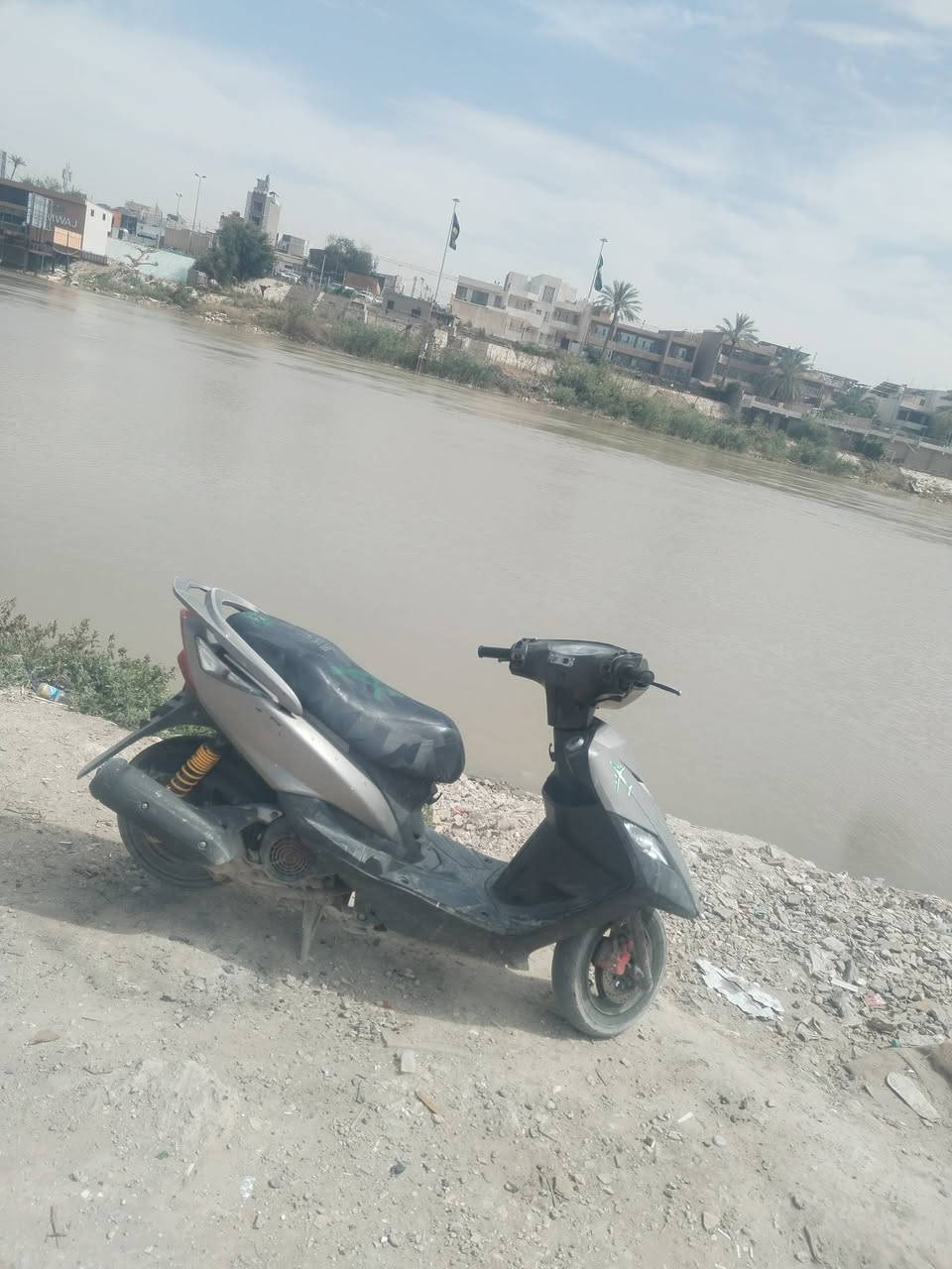 دراجه ثعلب للبيع فد مشكلتها بيها بجن فالدراجه تمشي لا تدخن ولا تبخن ودراجه اسلك بيها سلك كافر الشراي يطبلي والمو شراي لا يطبلي 0781894711


**إذا كنت صاحب هذا الإعلان وتريد حذفه لأي سبب، رجاءا أرسل رسالة إلى الدعم الفني**