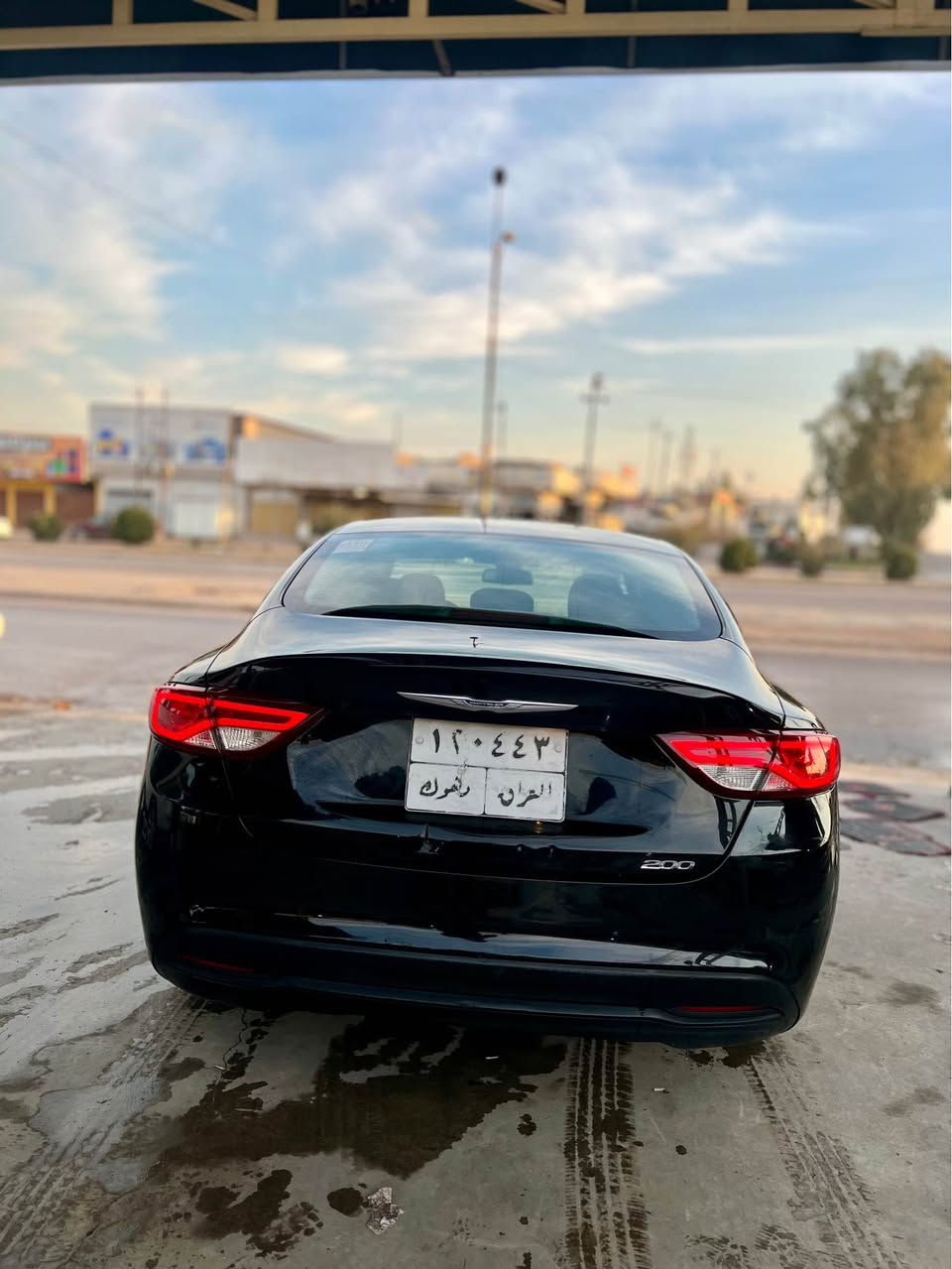 Chrysler c200 2016 
محرك 4 سلندر 2400 
بصمة تشغيل 
شاشة صغيرة 
مواصفات عادية تحكمات ستيرن 
حادثها نص چاملغ امامي سيار + ربع بنيد 
سيارة جاهزة حدادية 100 ‎%‎ 
مكينة مبدل بطالة الدهن بالصيف 
ماشية 87 الف ميل 
سعرها 110$ ورقة 
قابل للتفاوض 
الاتصال *********** موصل, نينوى
