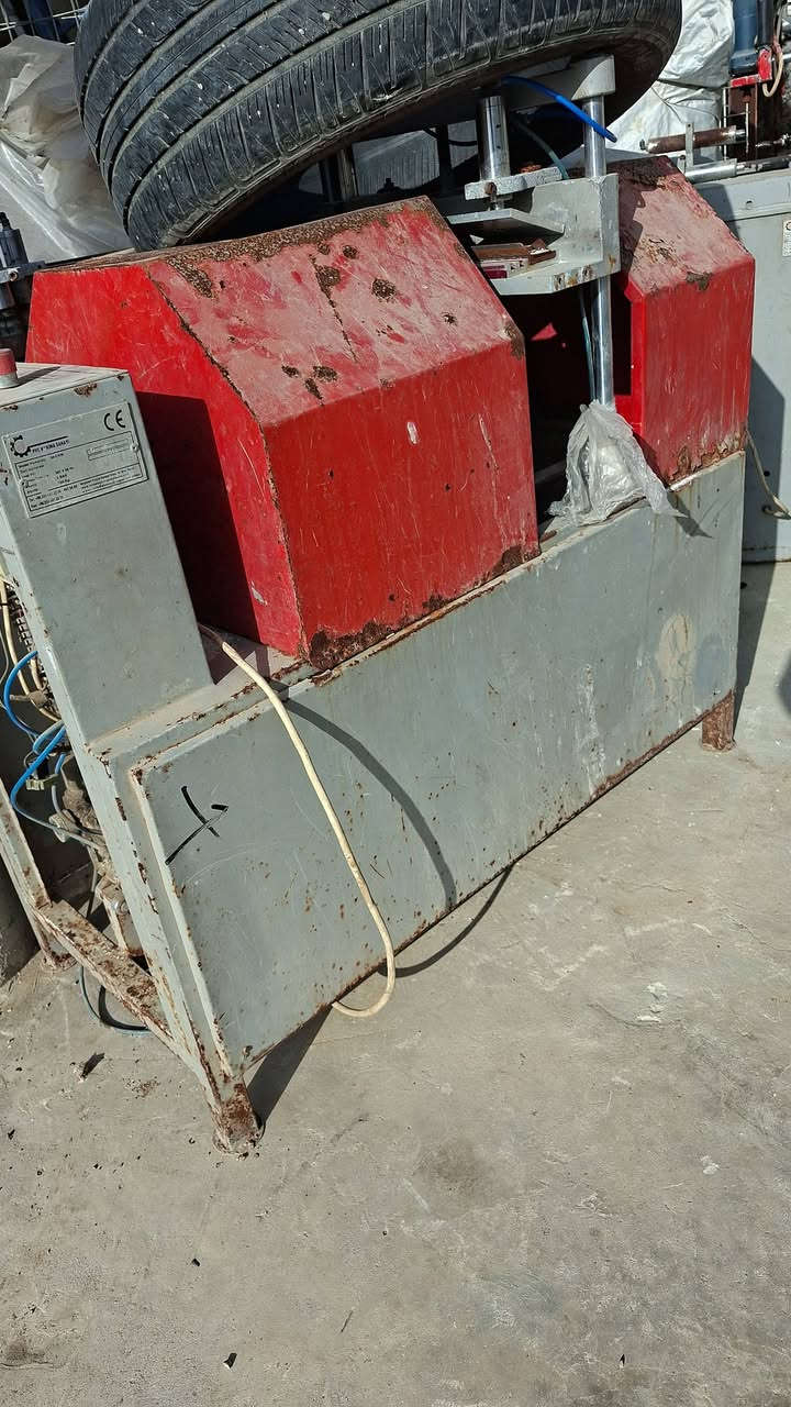 معمل احمدي ثري فيز شغال، للبيع، سعرە (18ورقة) وبە مجال.
1. تشريح تي.

2. فريزة كيلون.

3. ماسيكة.

4. موليدة 30 کيفي.

5. كومبريسر 500 لتر.

عنوان: السلیمانیە

***********
